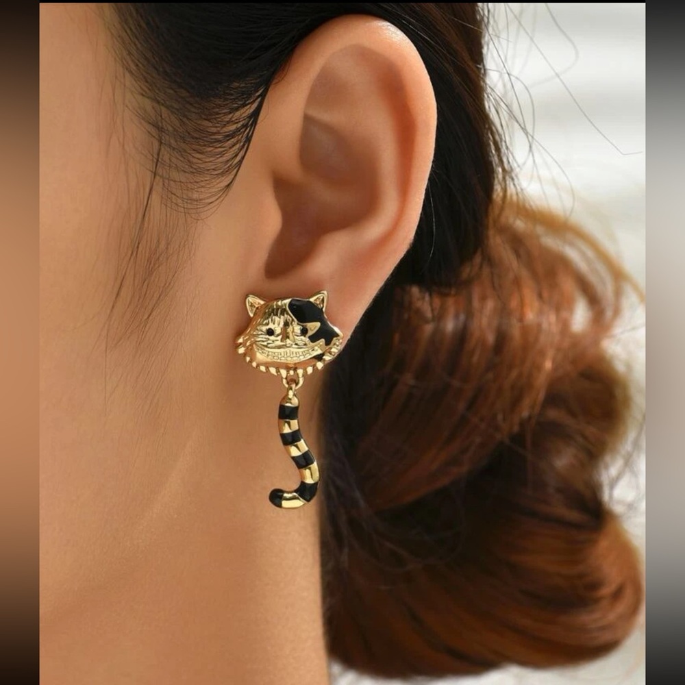 π Awesome Metallic Striped Smiling Cheshire Kitty Cat Face & Tail Tassel Studs π
